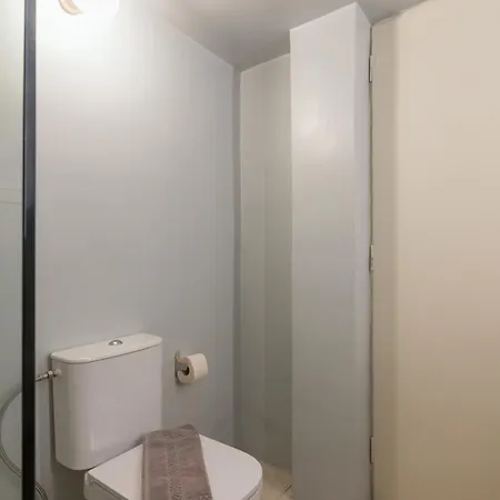 Apartment Large Ideal For 5 Athens